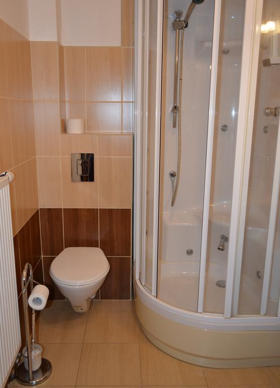 Hotel Koruna Karlstejn Ruang foto