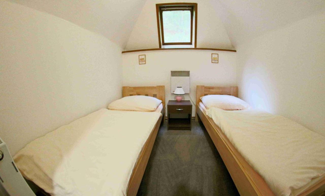 Hotel Koruna Karlstejn Bagian luar foto